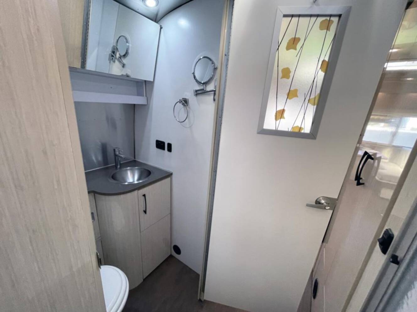 A photo of this 2019 Airstream International SERENITY 27FBQ