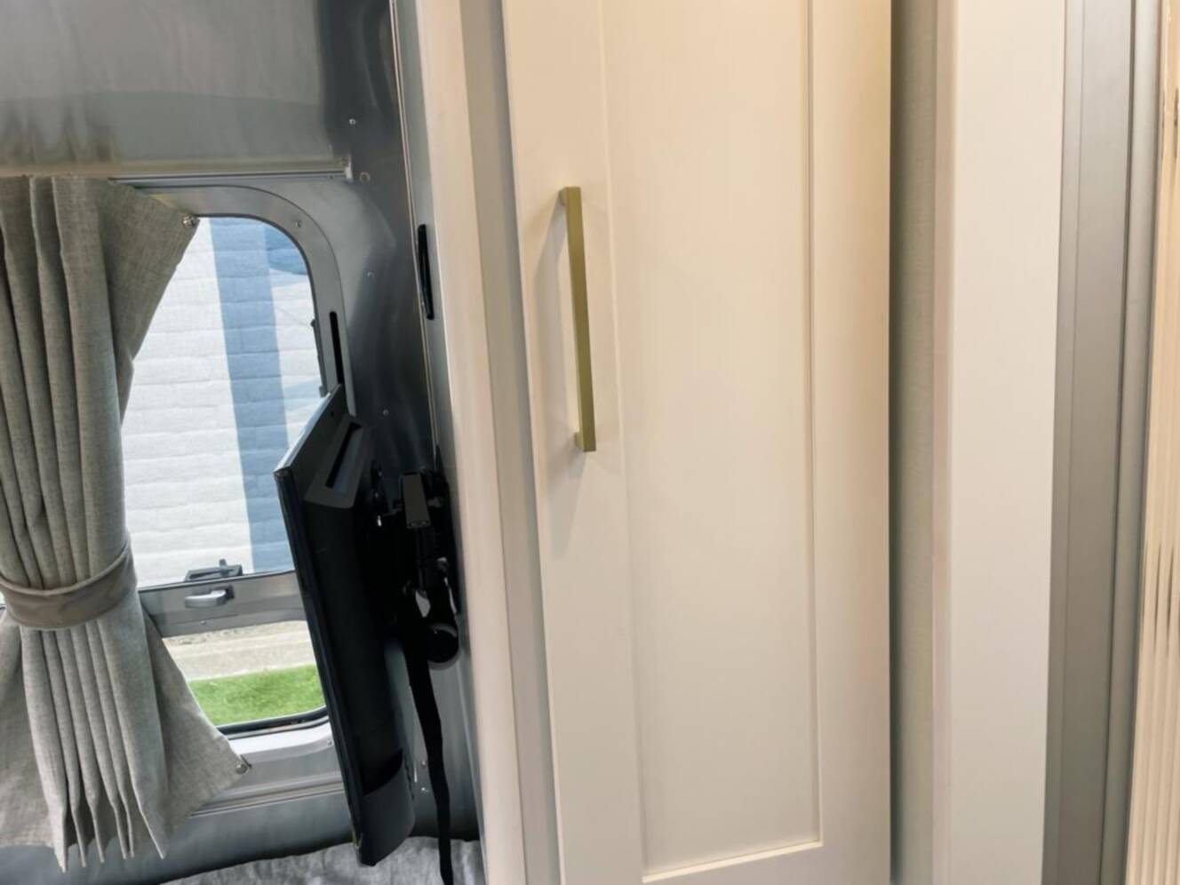 A photo of this 2026 Airstream Classic 28 RBT