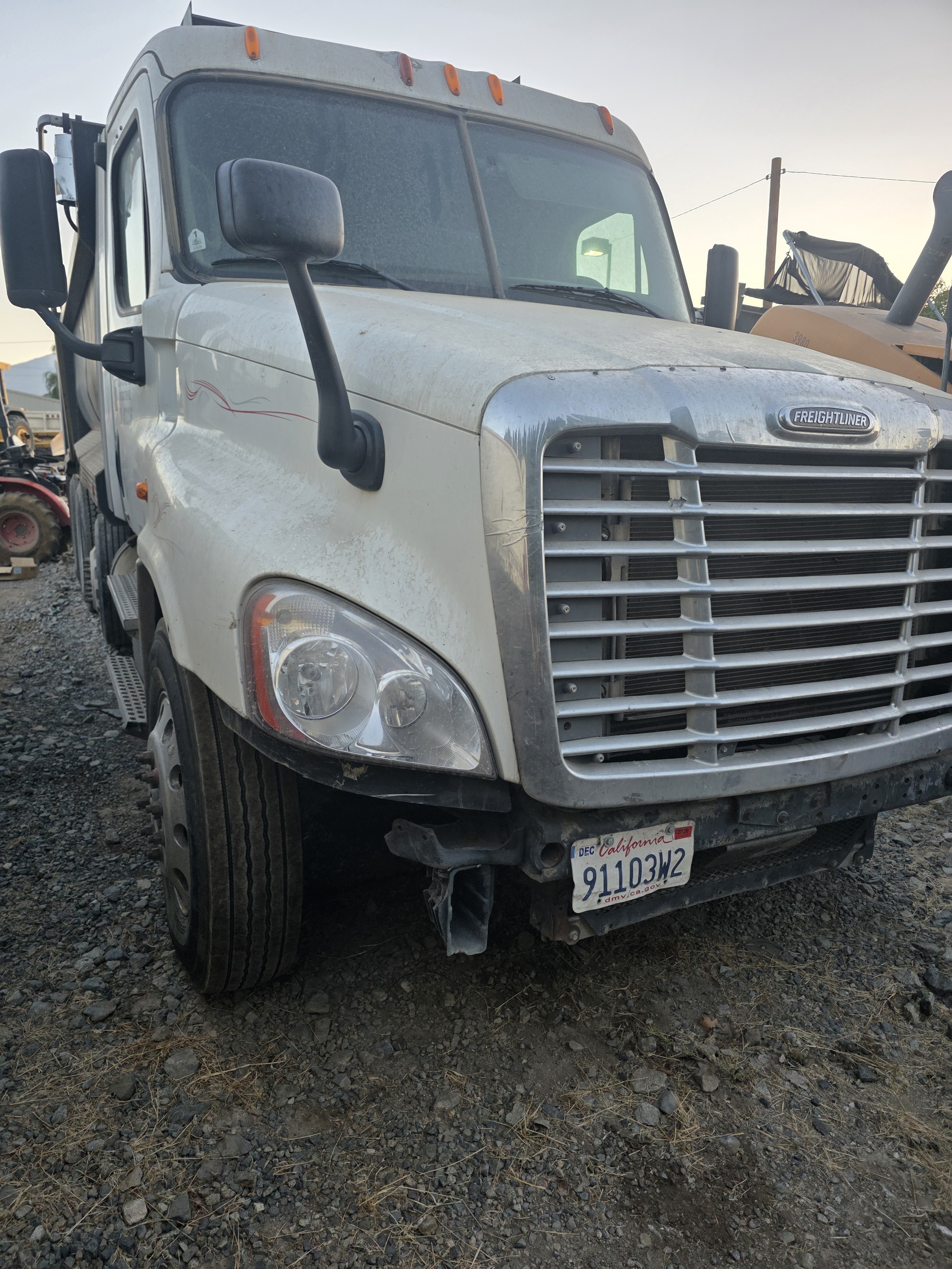 2012 FREIGHTLINER CA126 CASCADIA in Ontario, CA