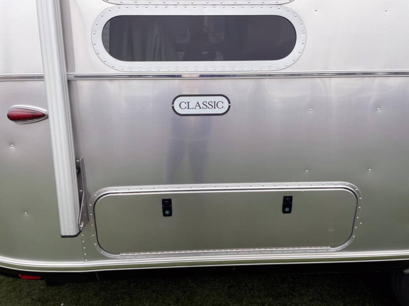 A photo of this 2026 Airstream Classic 28 RBT