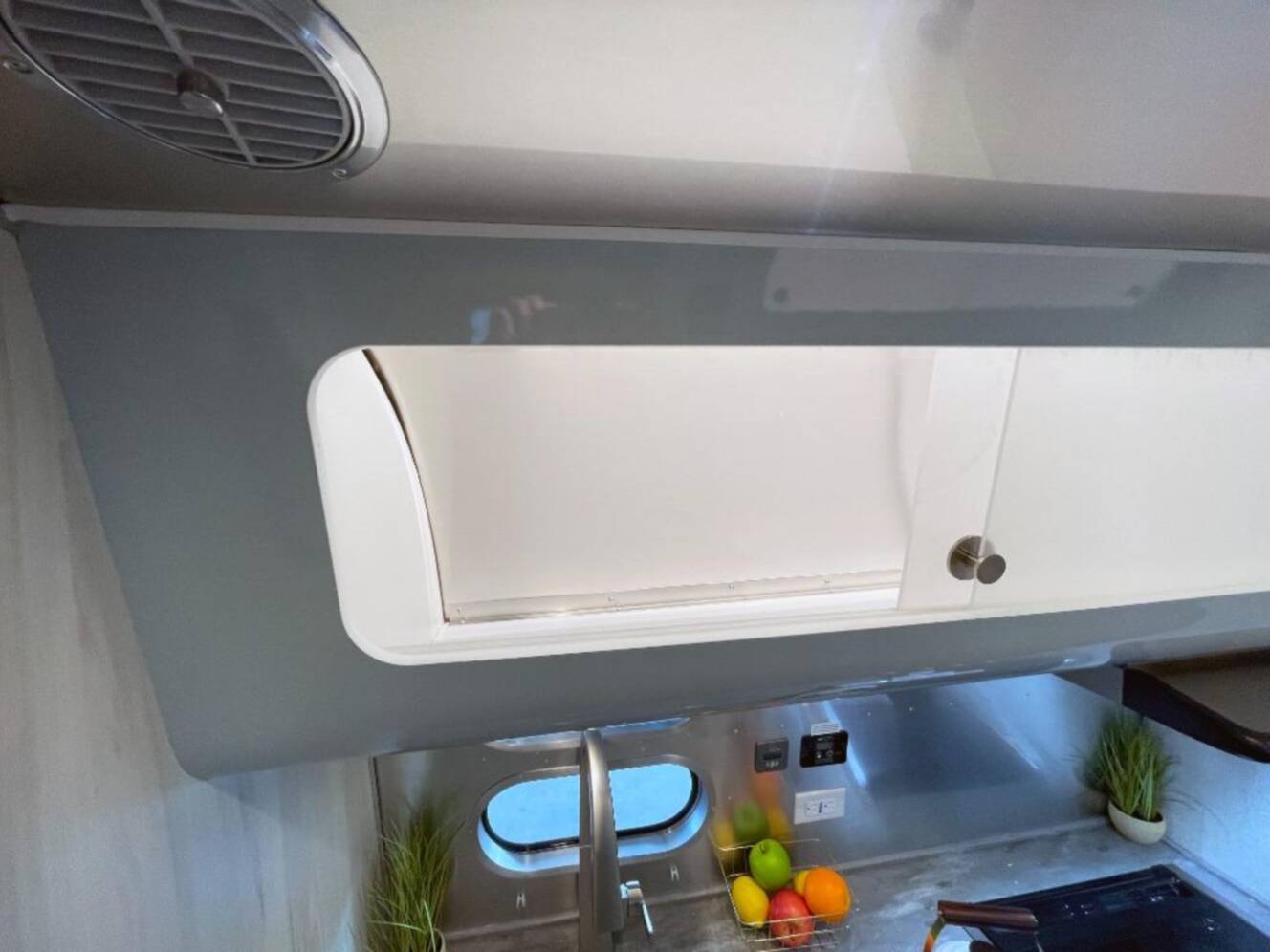 A photo of this 2026 Airstream International 23FBQ