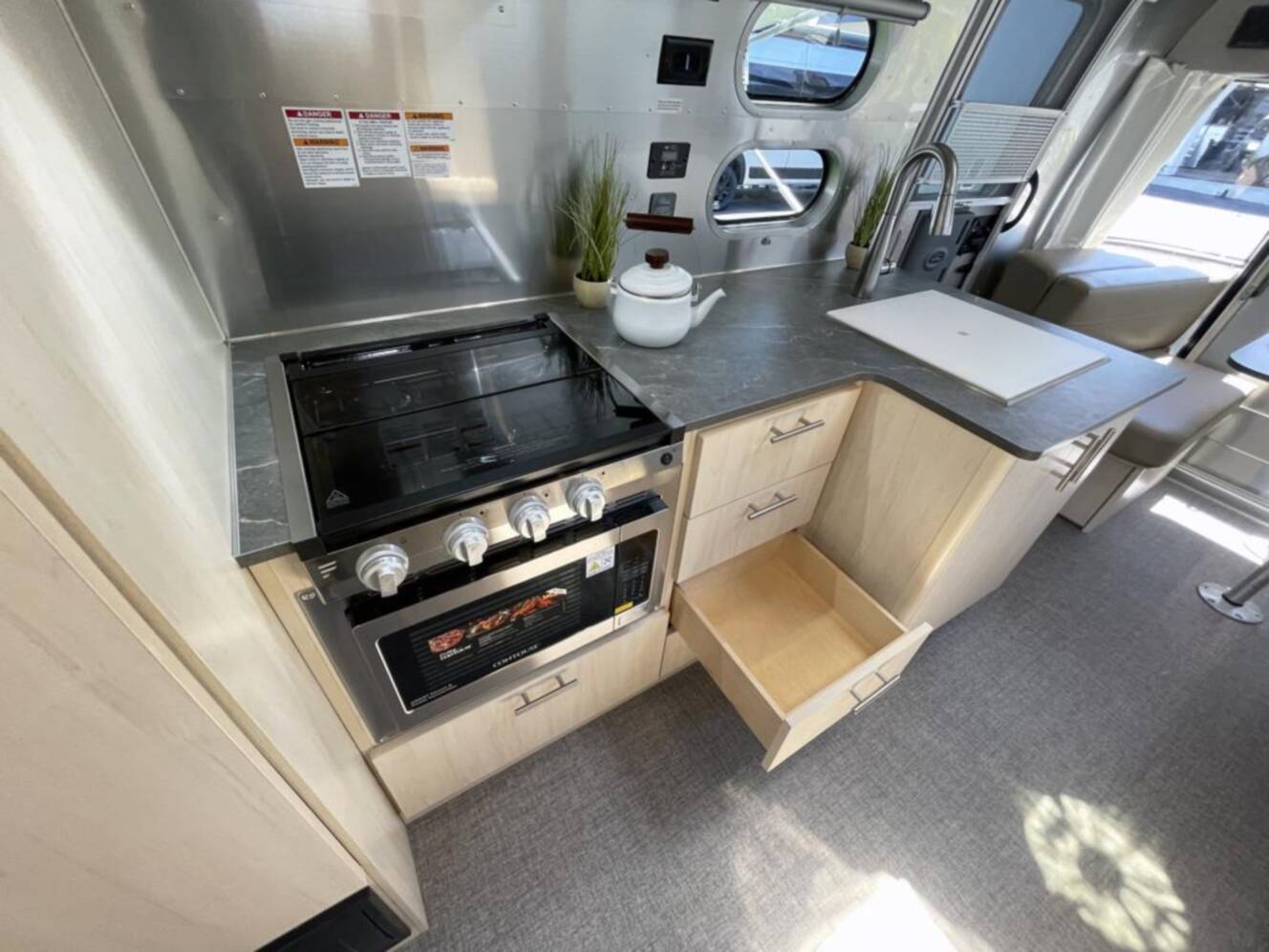 A photo of this 2026 Airstream Flying Cloud 27FB