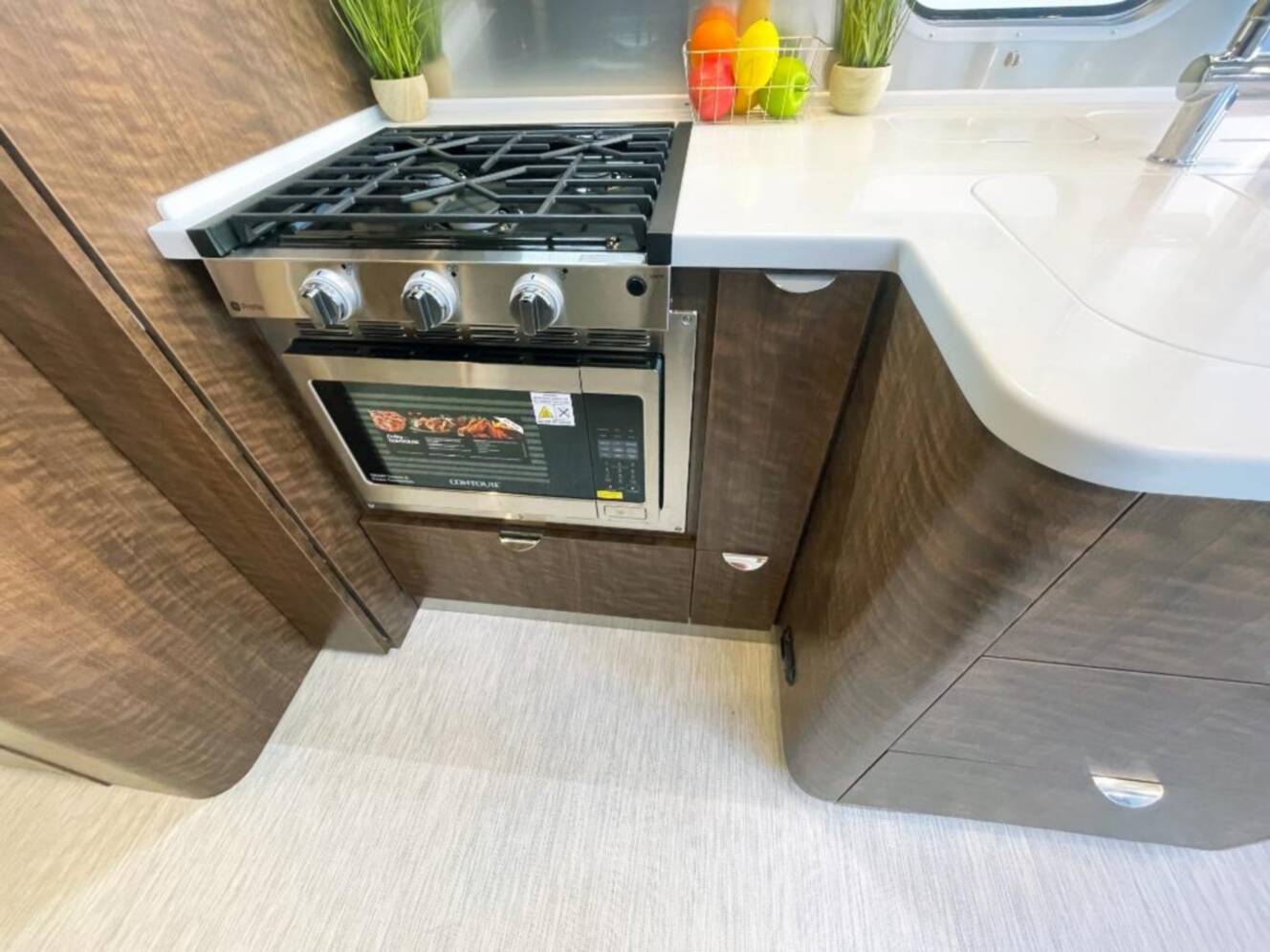 A photo of this 2026 Airstream Globetrotter 25FB