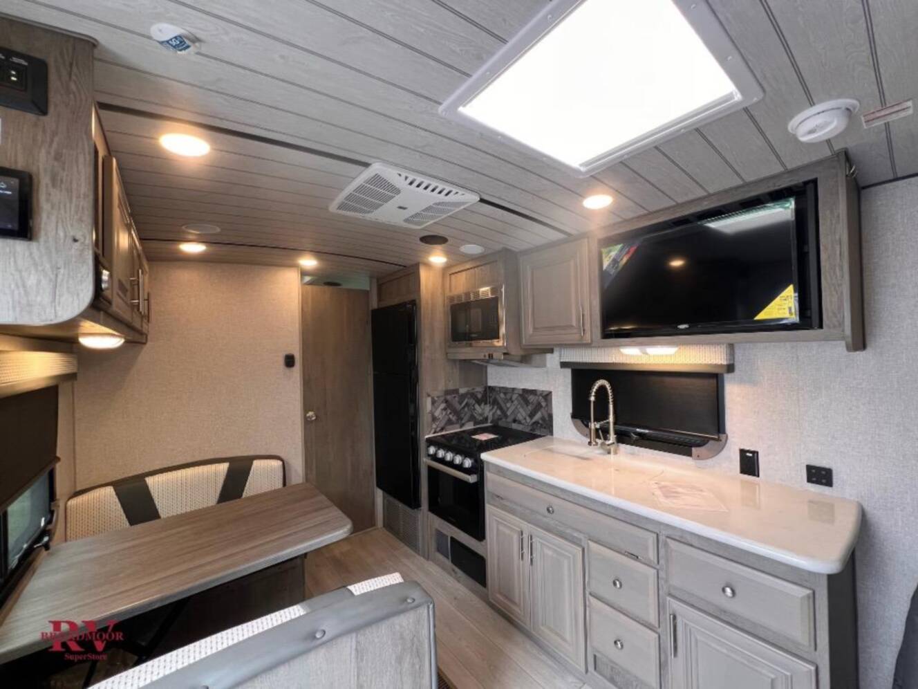 A photo of this 2026 Northwood Arctic Fox Edge 22GT