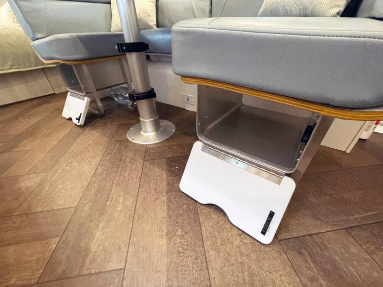 A photo of this 2026 Airstream International 23FBQ