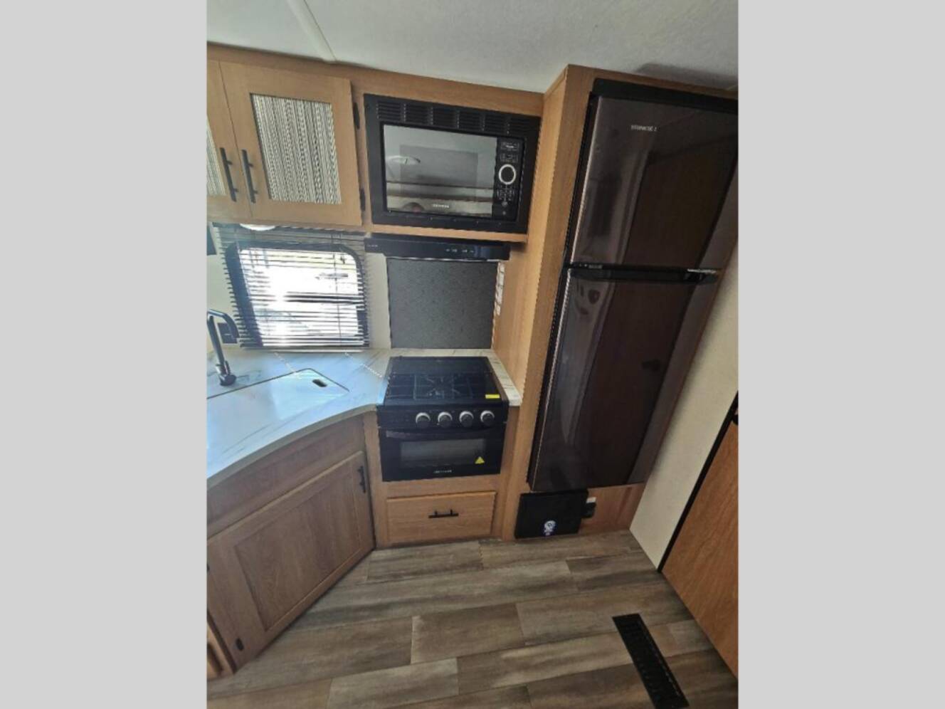 A photo of this 2022 Prime Time Rv Avenger 21RBS