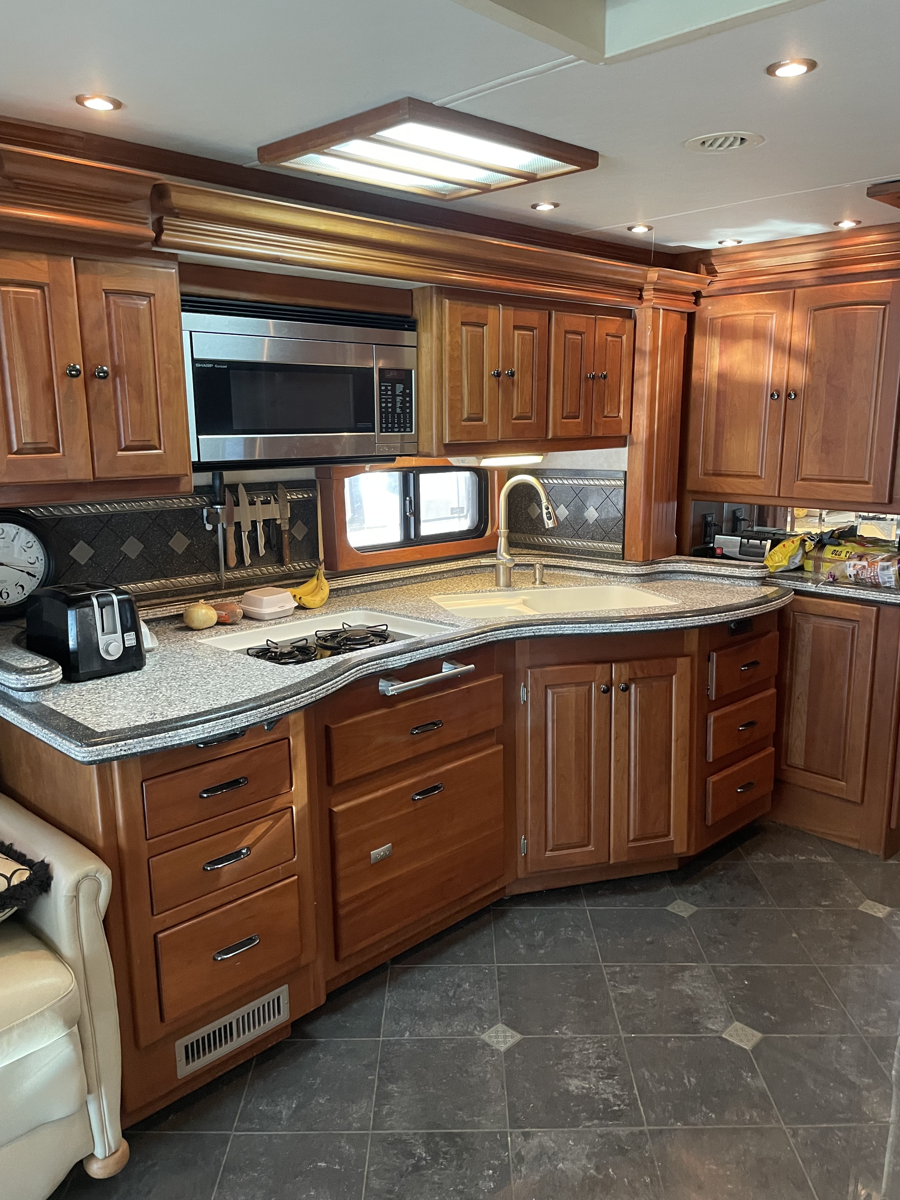 2006 Tiffin Motorhomes ZEPHYR 45 MZ RV