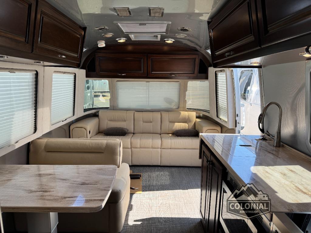 2020 Airstream Classic 30RBQ Queen in millstone township NJ