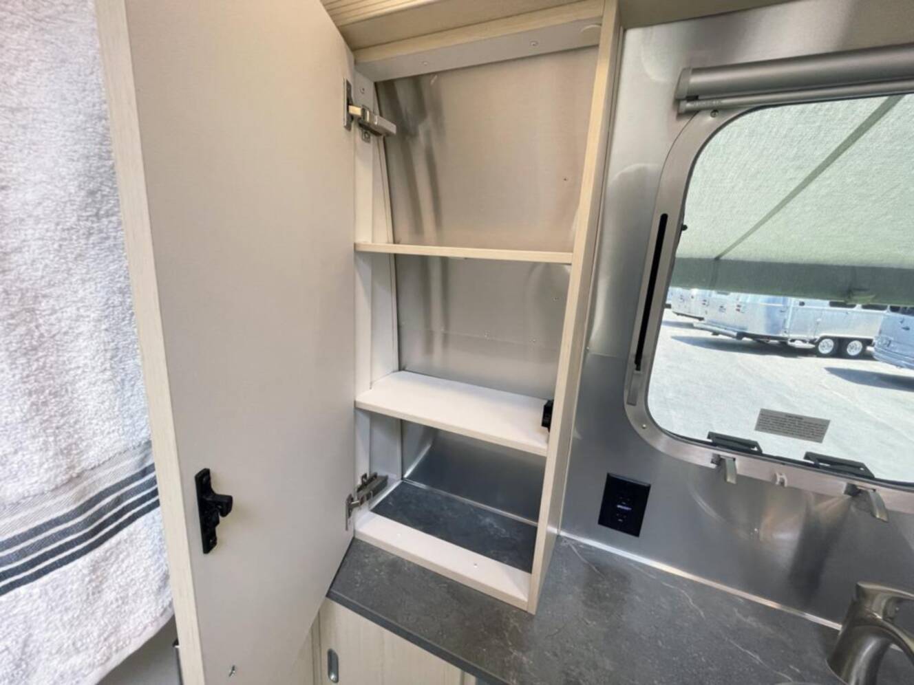 A photo of this 2026 Airstream Flying Cloud 27FB