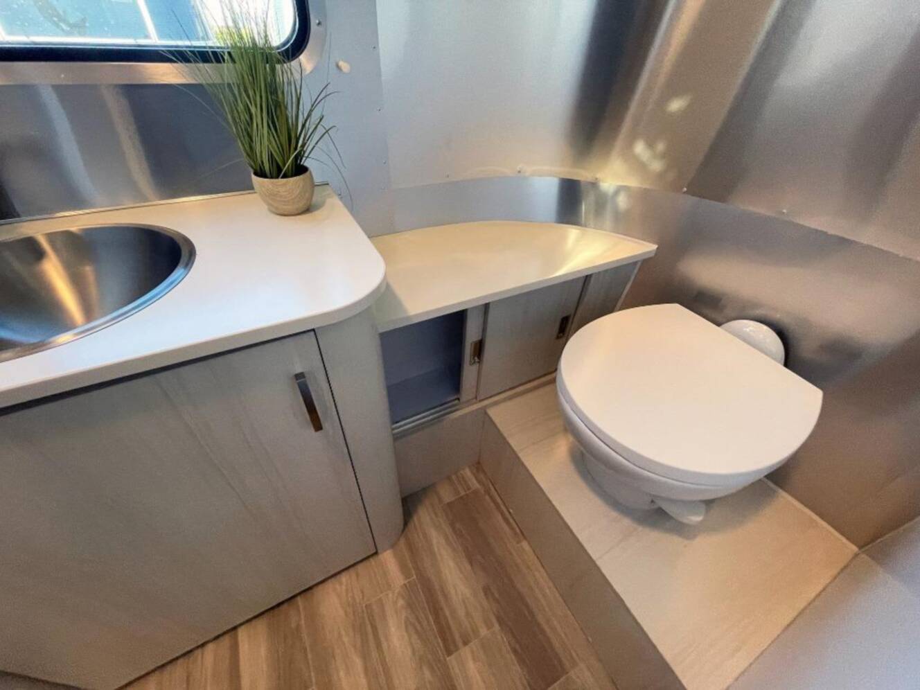 A photo of this 2026 Airstream Bambi 22FB