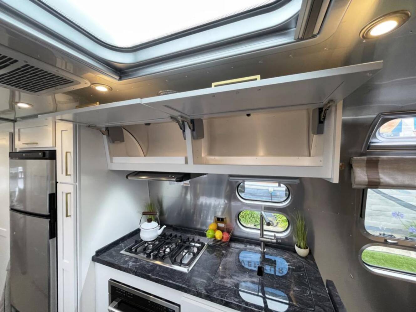A photo of this 2026 Airstream Classic 28 RBT