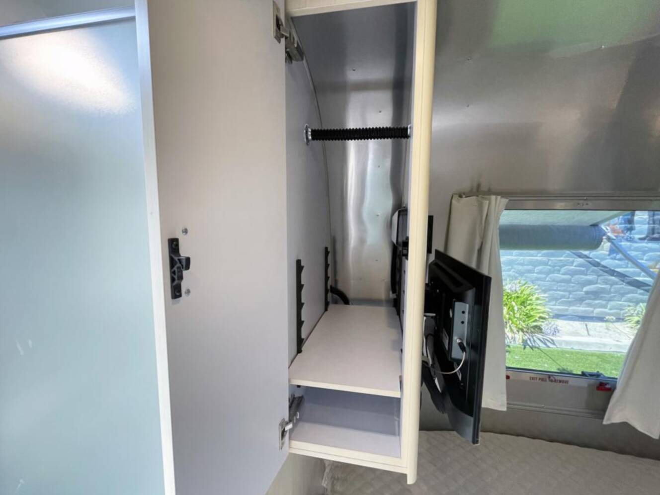 A photo of this 2026 Airstream Flying Cloud 27FB