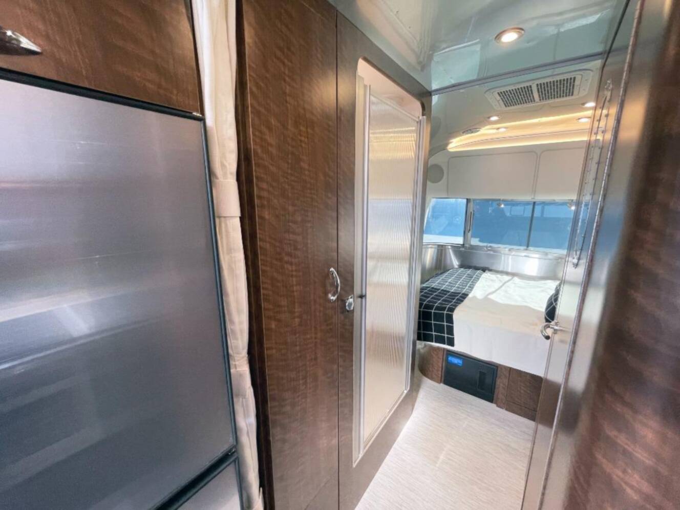 A photo of this 2026 Airstream Globetrotter 25FB
