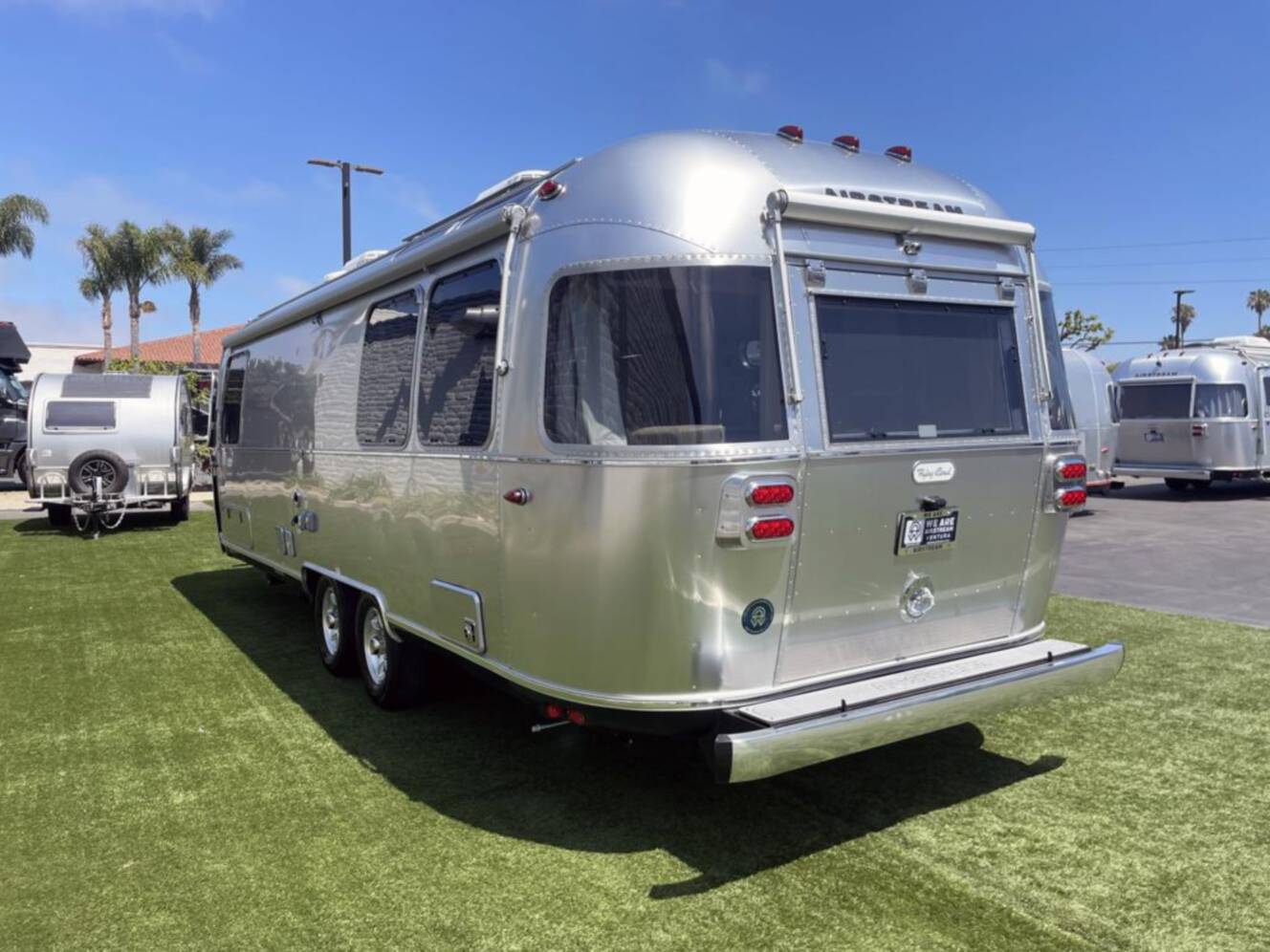 A photo of this 2026 Airstream Flying Cloud 27FB