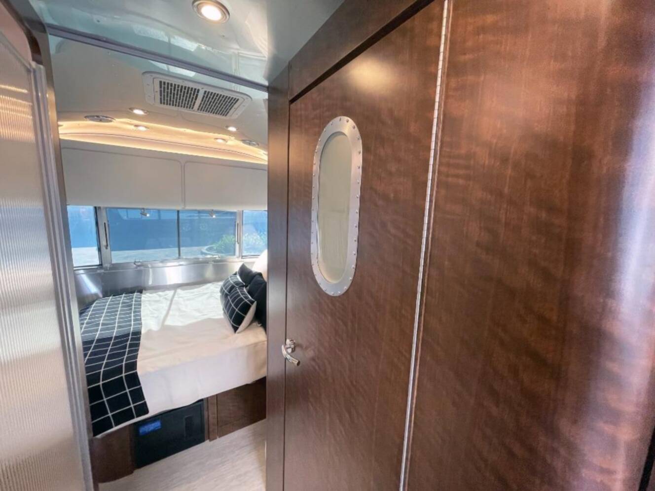 A photo of this 2026 Airstream Globetrotter 25FB