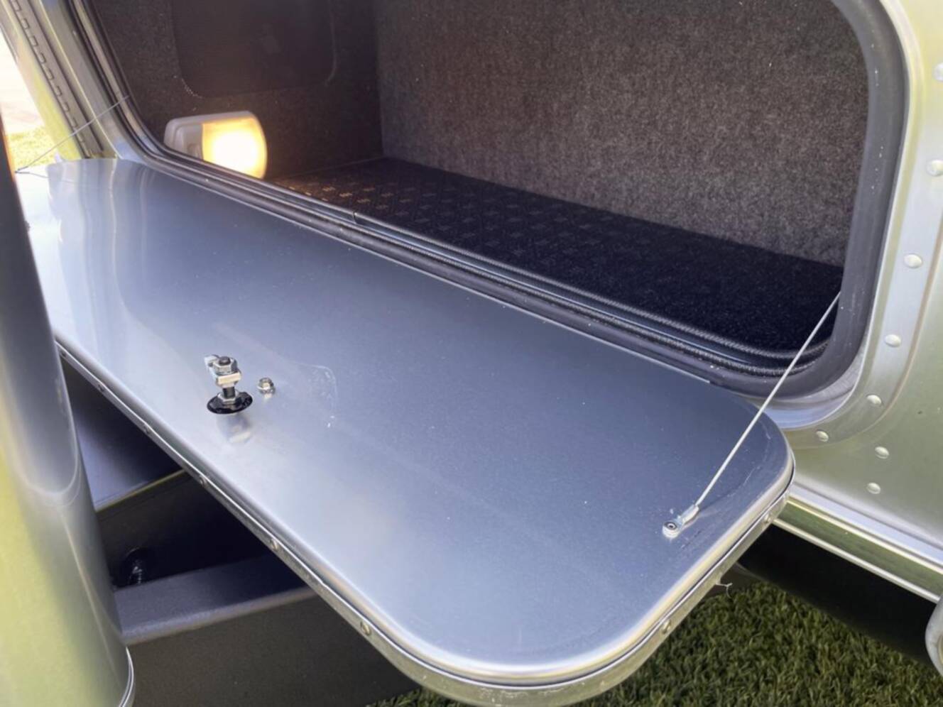 A photo of this 2026 Airstream Flying Cloud 27FB