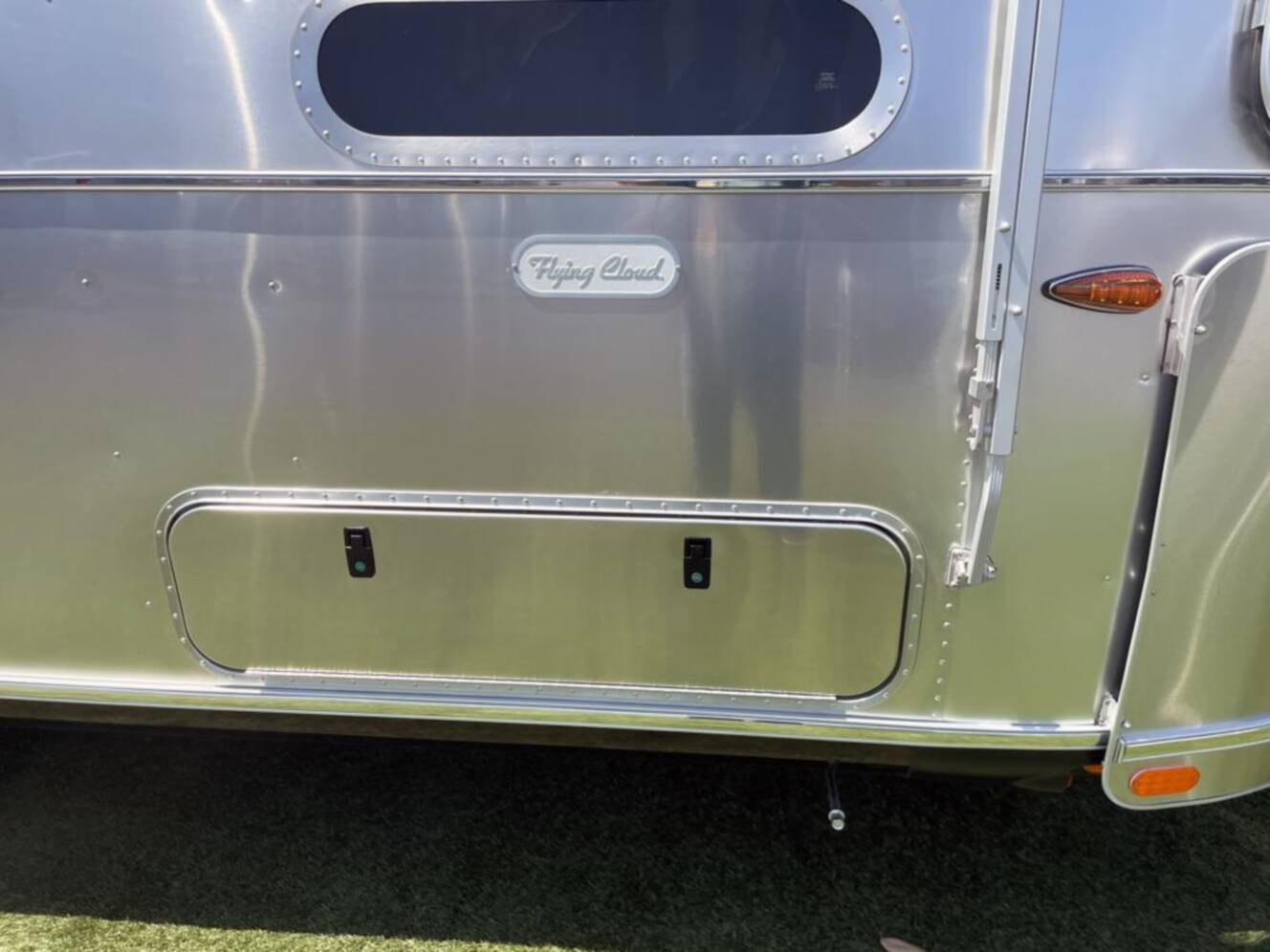 A photo of this 2026 Airstream Flying Cloud 27FB