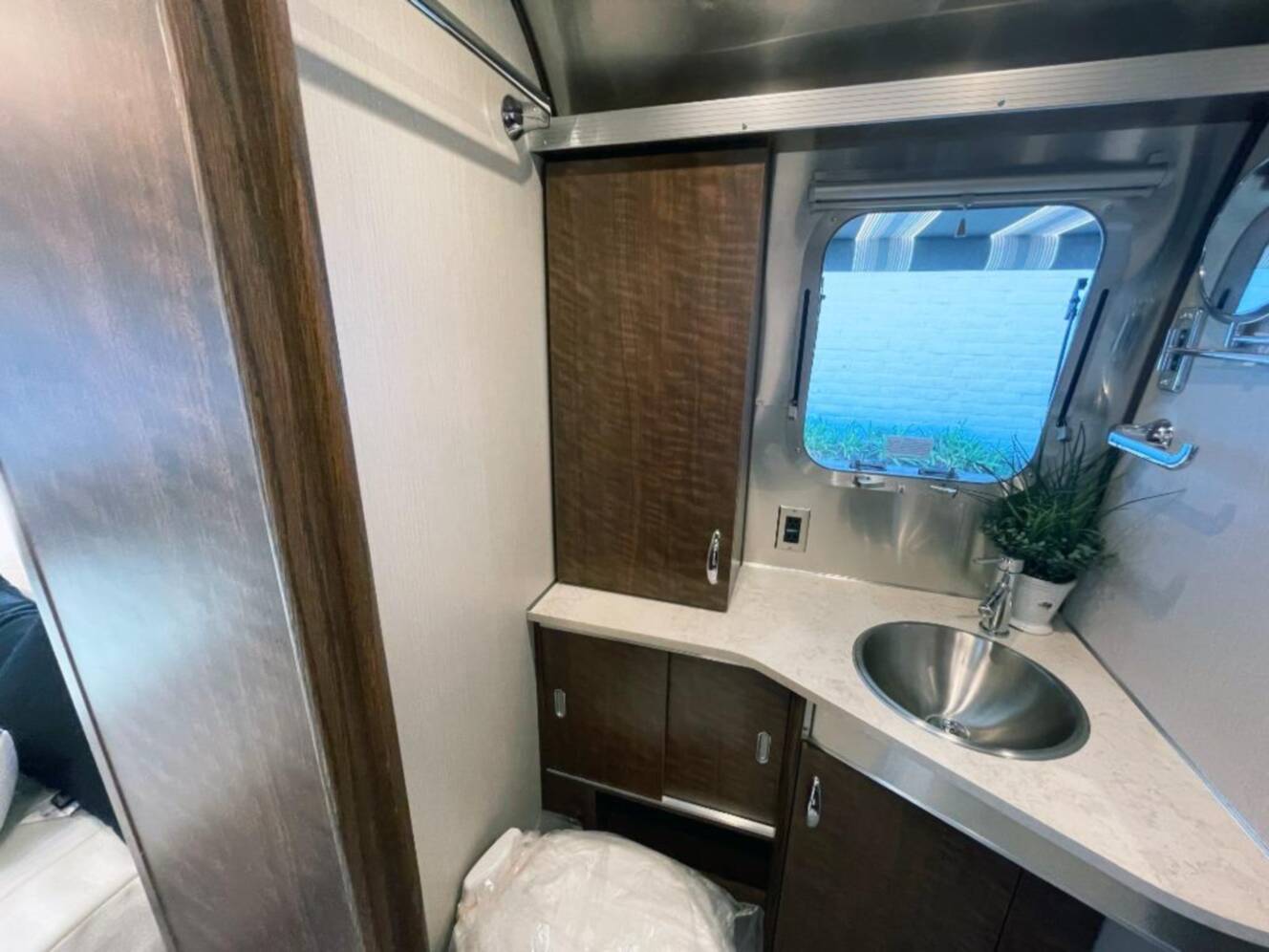 A photo of this 2026 Airstream Globetrotter 25FB