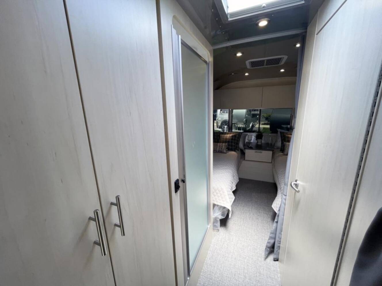 A photo of this 2026 Airstream Flying Cloud 27FB