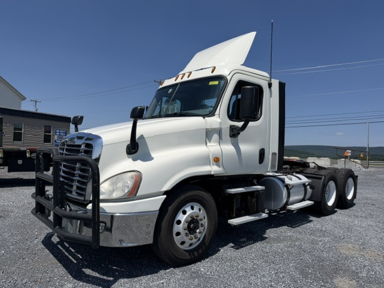 2017 FREIGHTLINER Cascadia CA125DC in Myerstown, PA