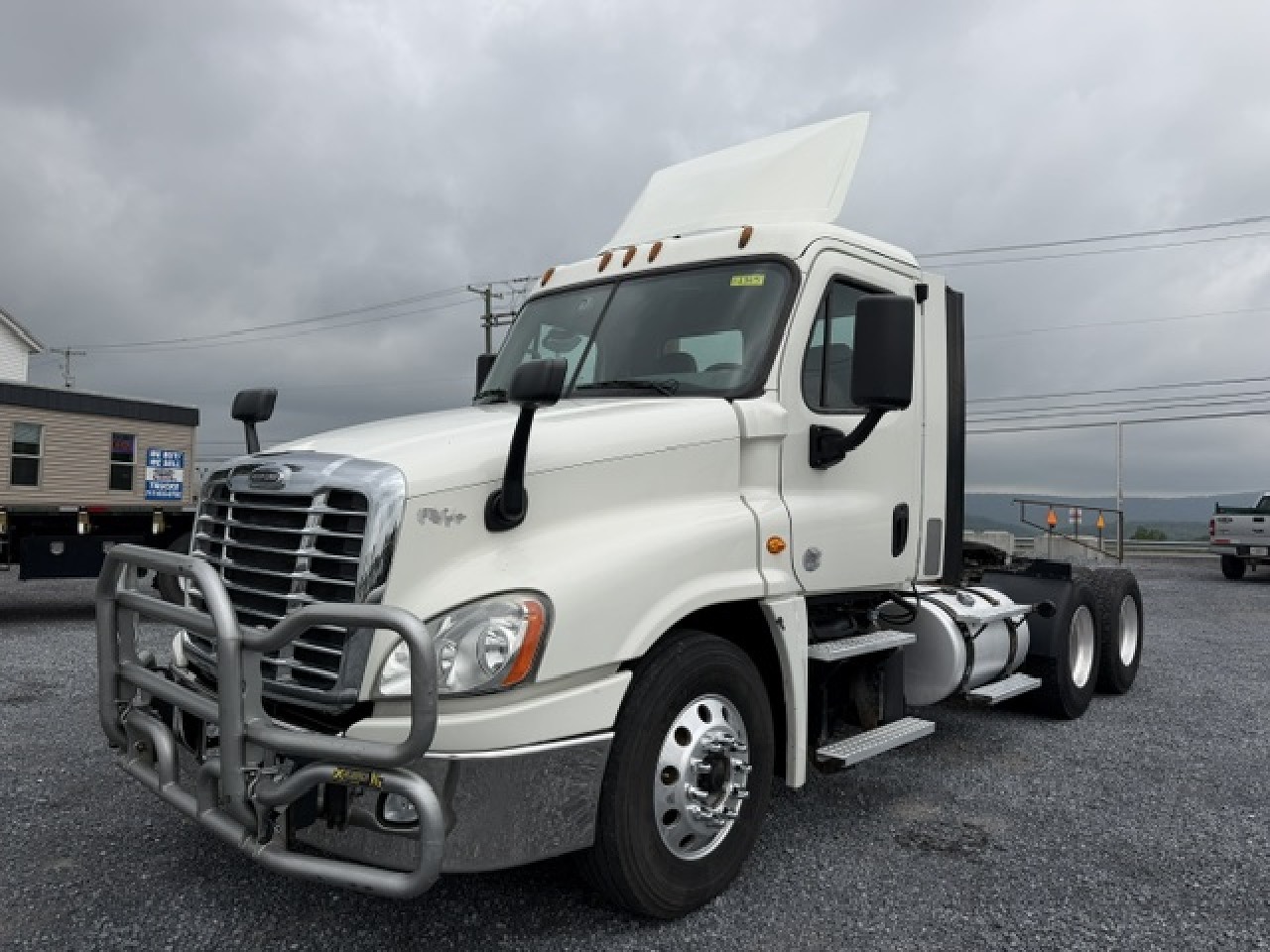 2017 FREIGHTLINER Cascadia CA125DC in Myerstown, PA