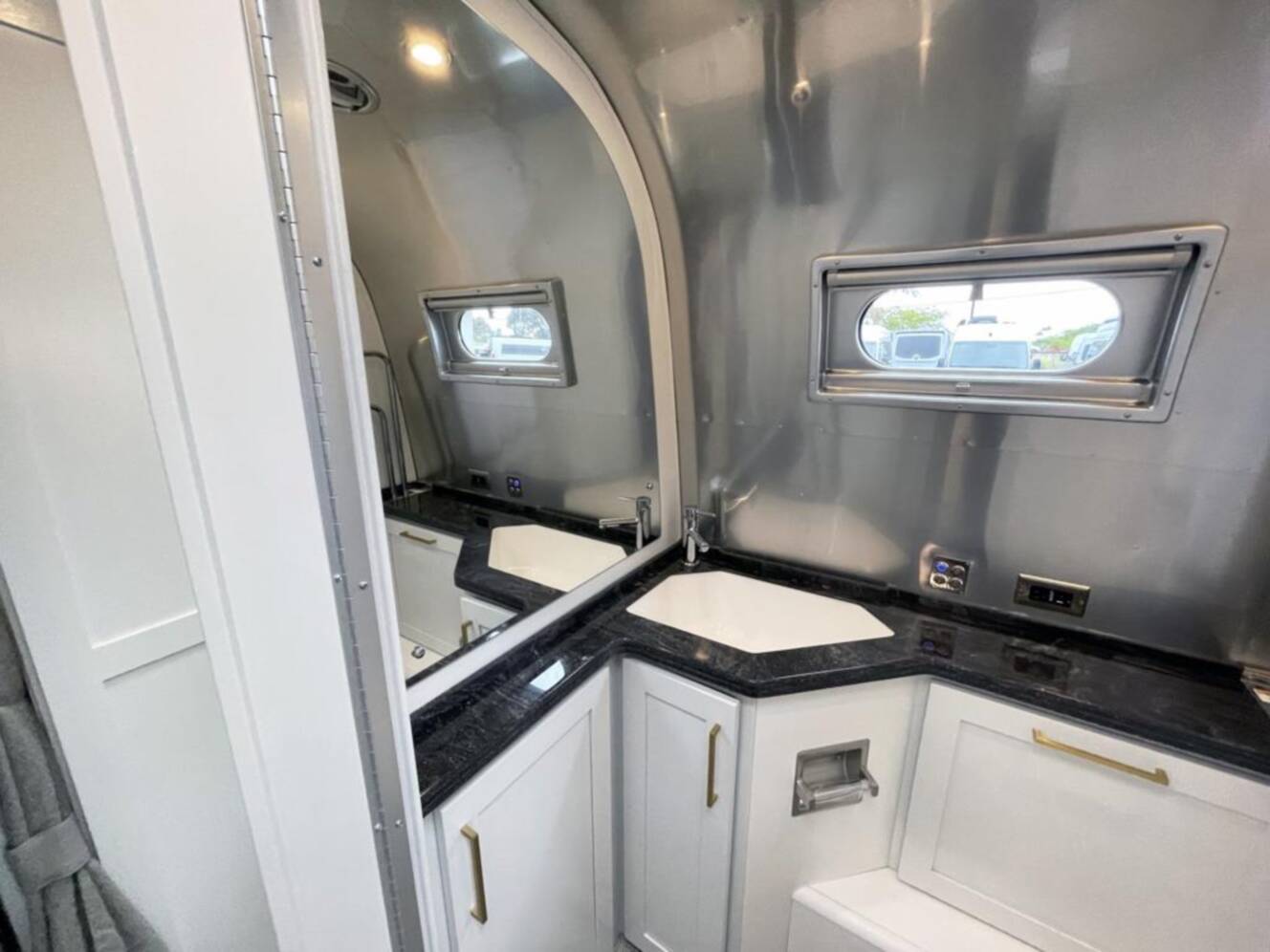 A photo of this 2026 Airstream Classic 28 RBT