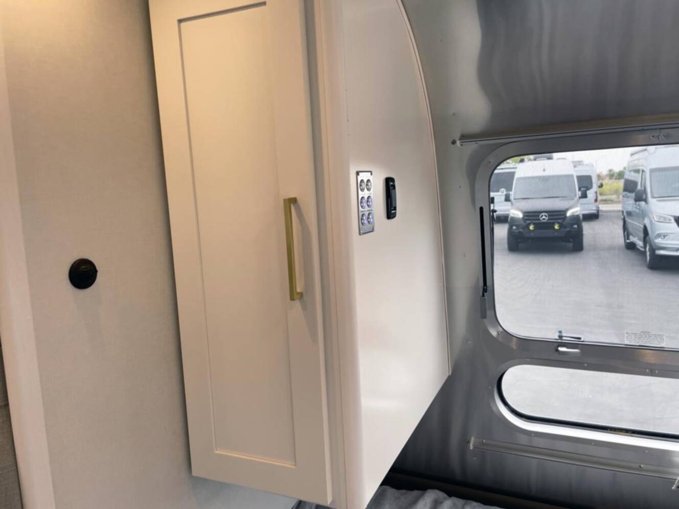 A photo of this 2026 Airstream Classic 28 RBT