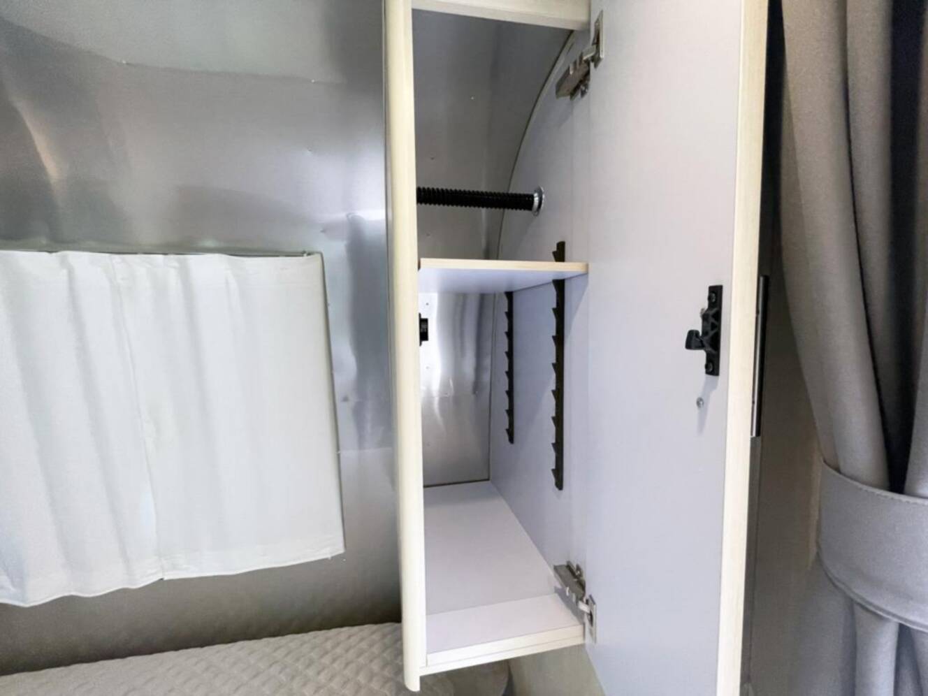 A photo of this 2026 Airstream Flying Cloud 27FB