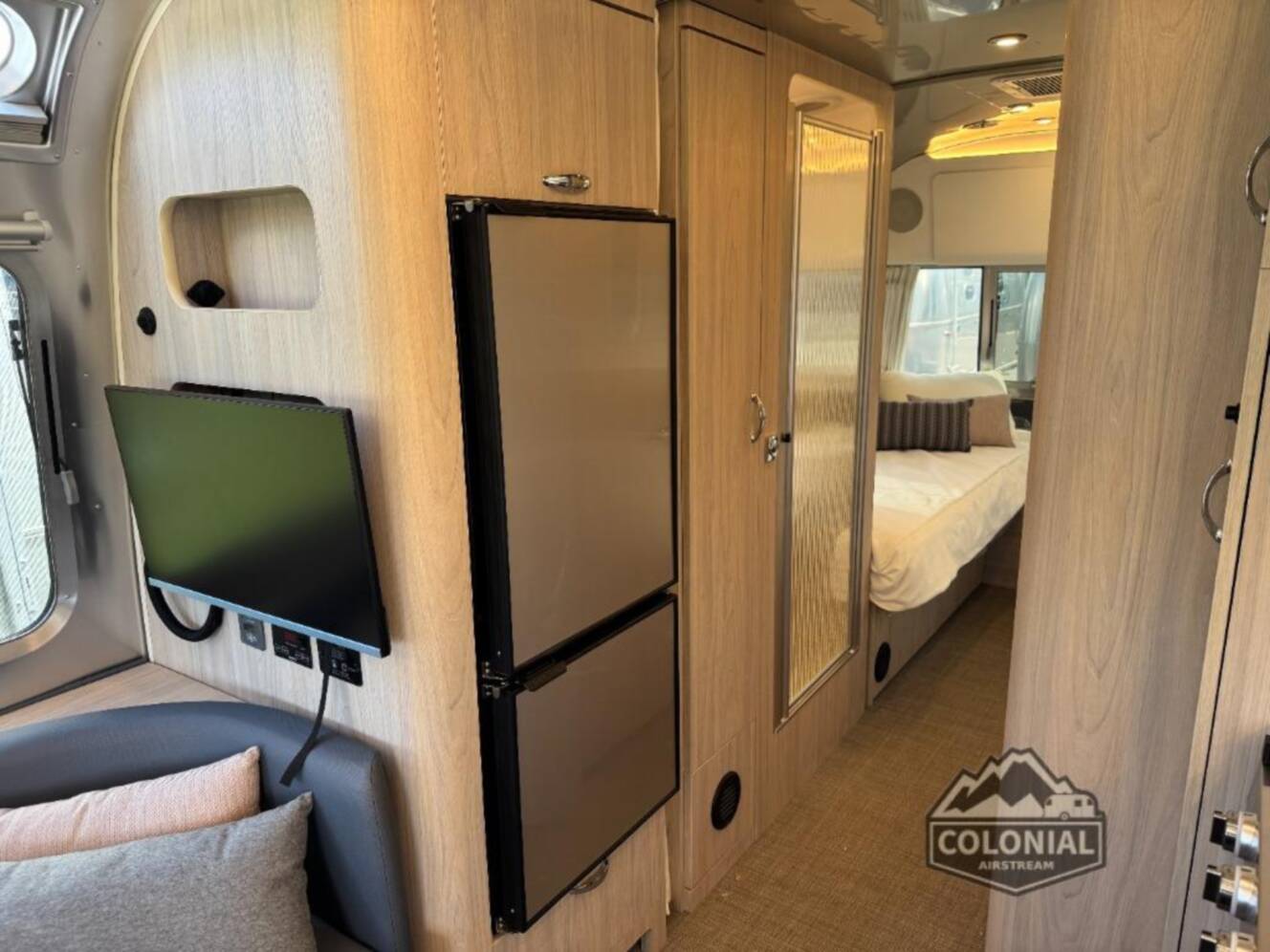 A photo of this 2026 Airstream Globetrotter 25FBT Twin