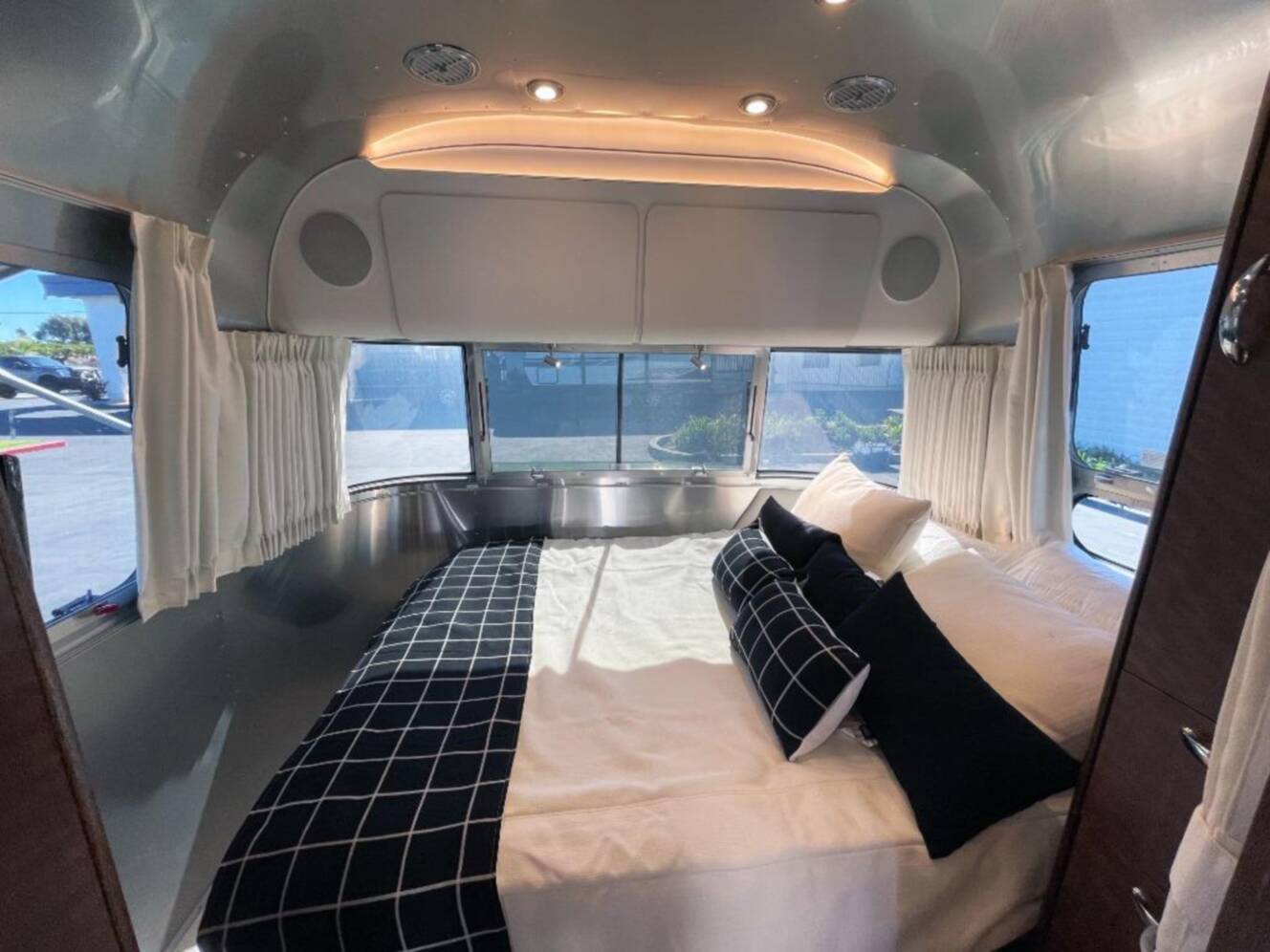 A photo of this 2026 Airstream Globetrotter 25FB