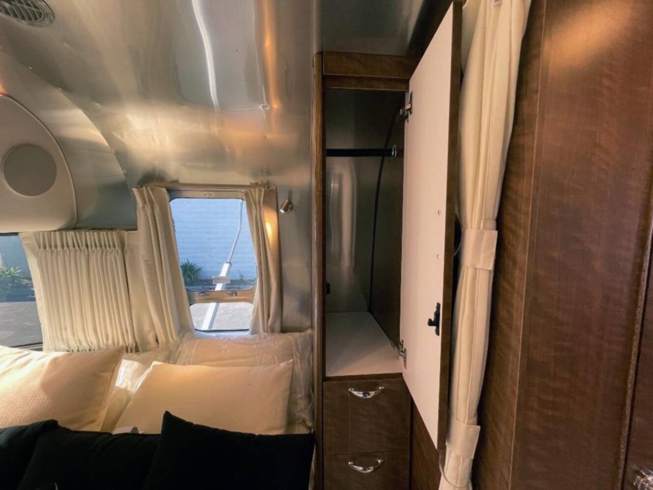 A photo of this 2026 Airstream Globetrotter 25FB