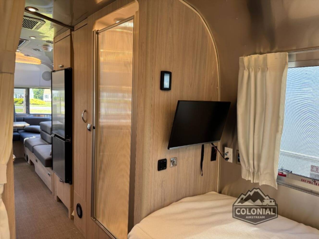 A photo of this 2026 Airstream Globetrotter 25FBT Twin
