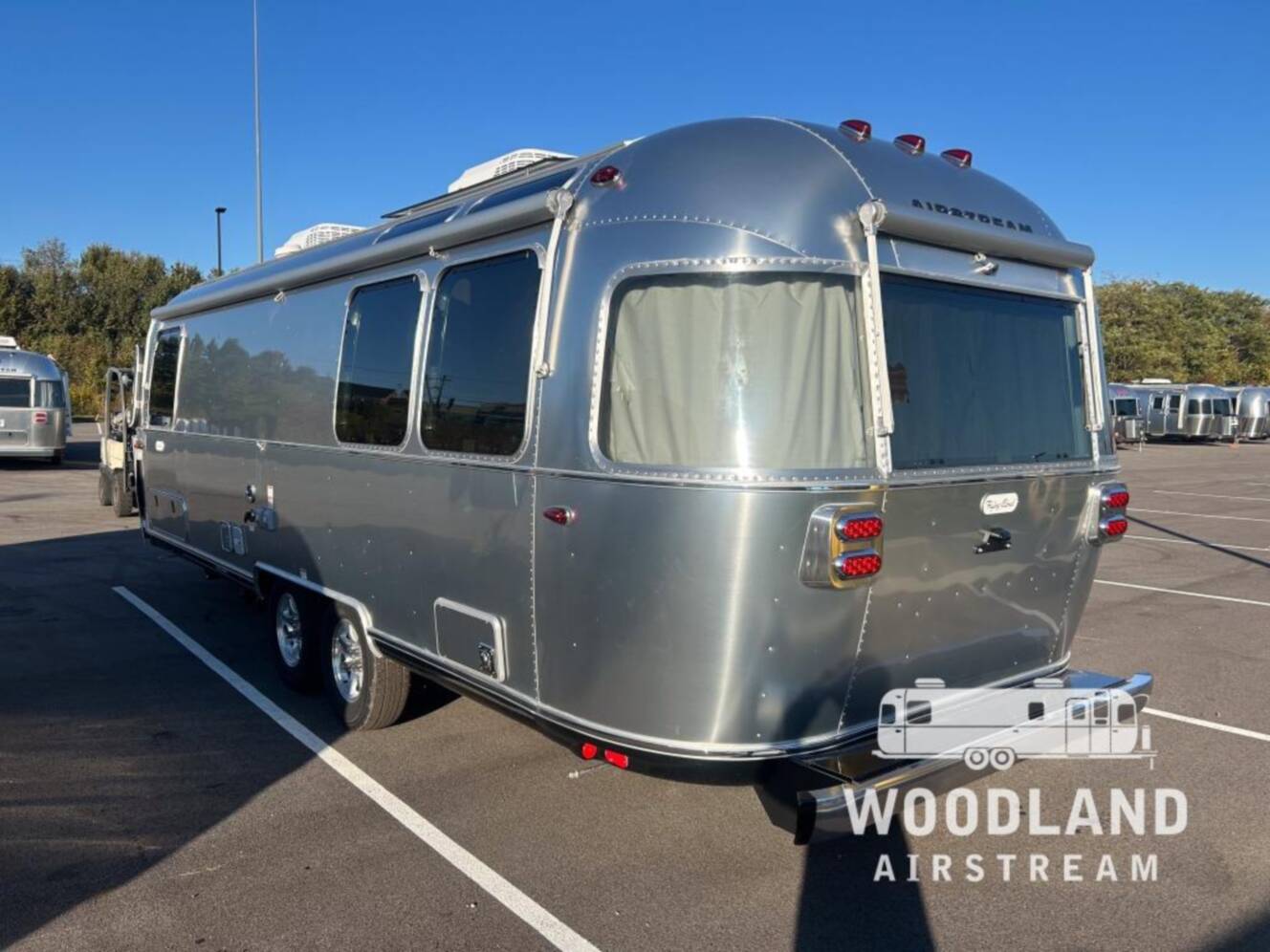 A photo of this 2026 Airstream Flying Cloud 27FB Twin