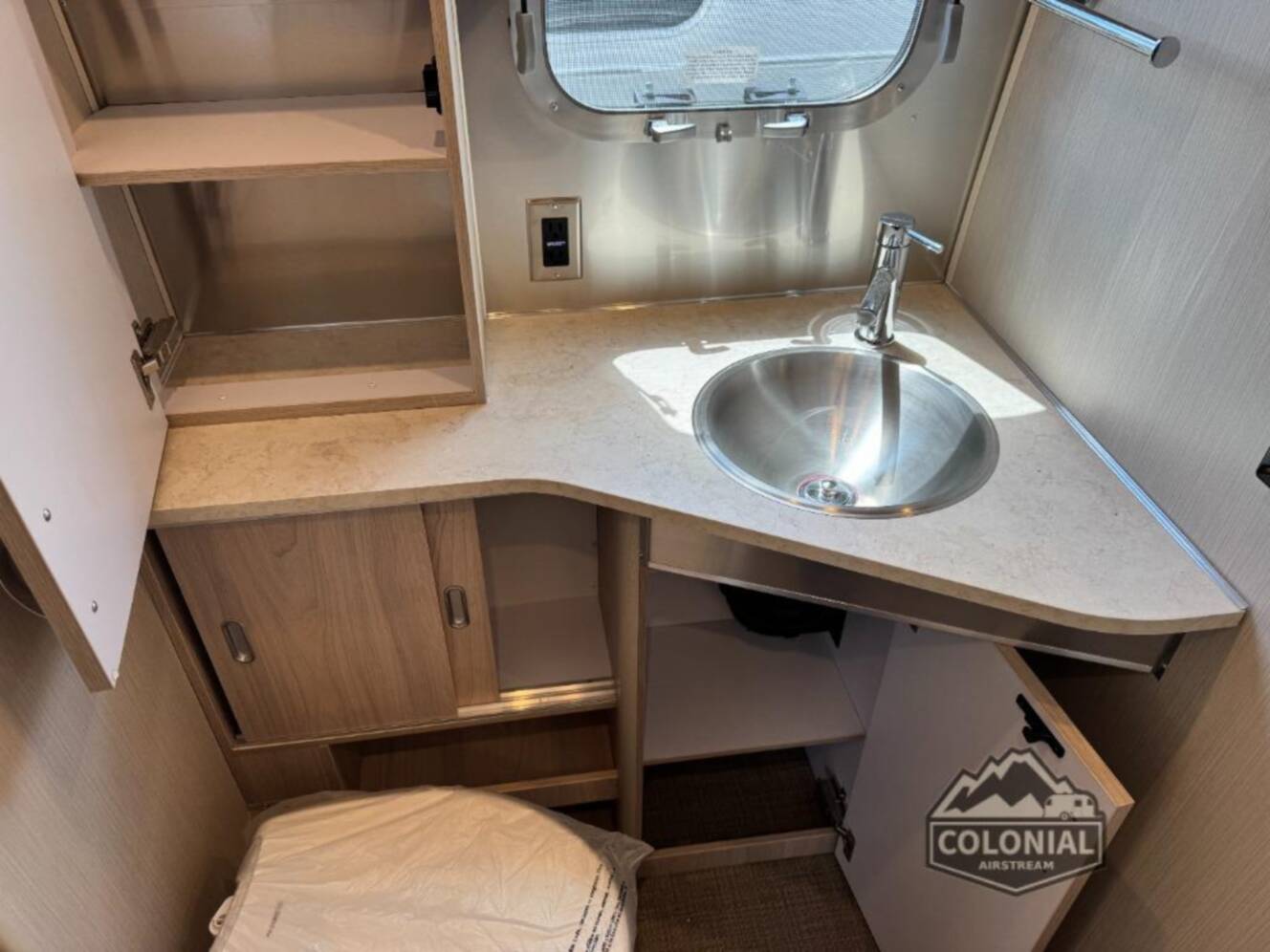 A photo of this 2026 Airstream Globetrotter 25FBT Twin