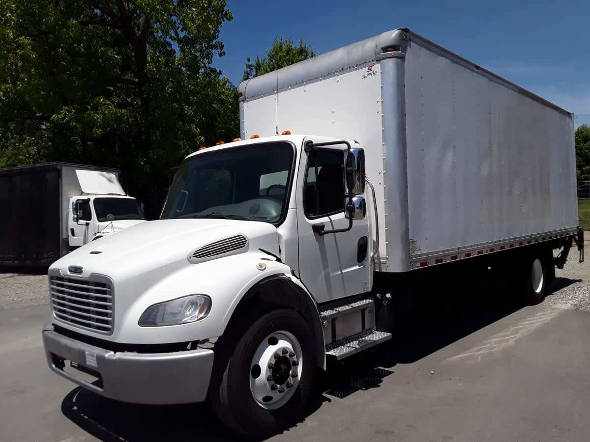 2017 FREIGHTLINER BUSINESS CLASS M2 106 in Charlotte, NC