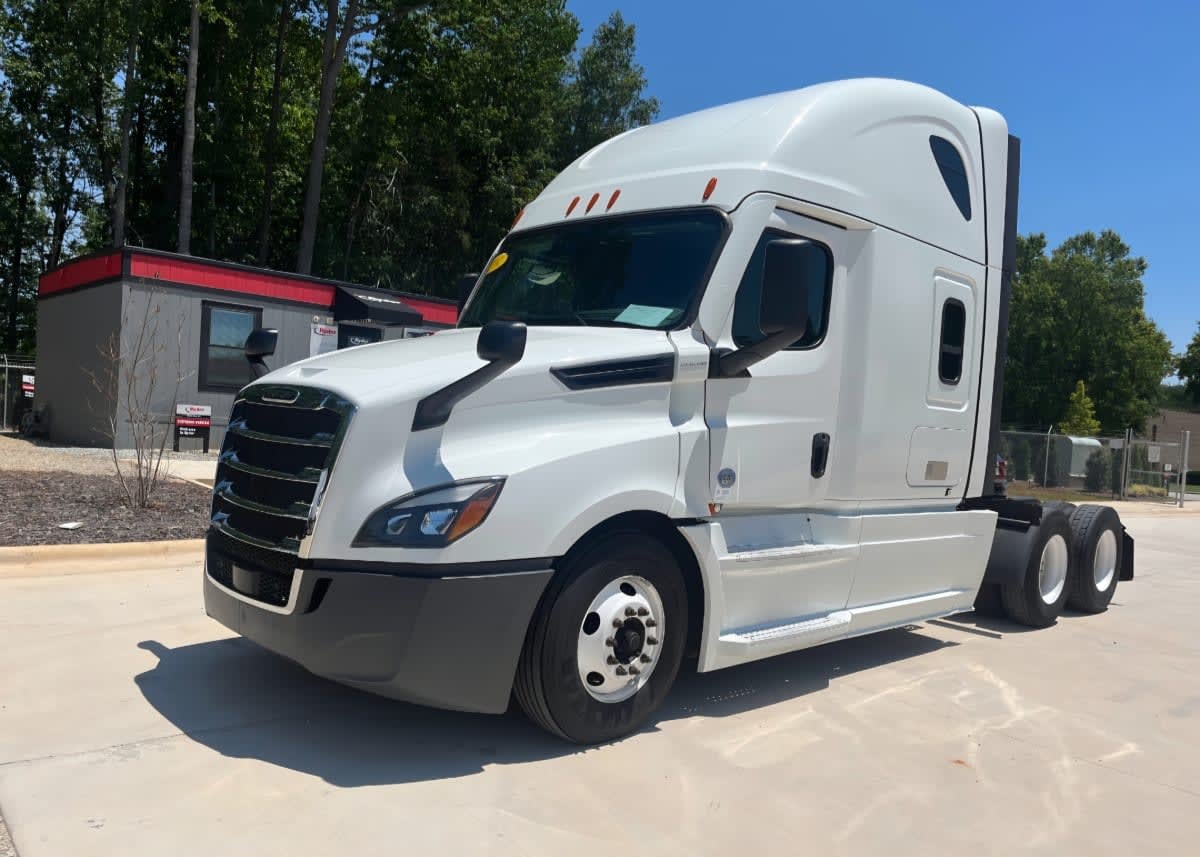 2021 FREIGHTLINER CASCADIA 126 in Greensboro, NC