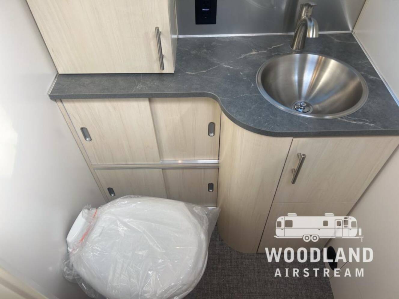 A photo of this 2026 Airstream Flying Cloud 27FB Twin