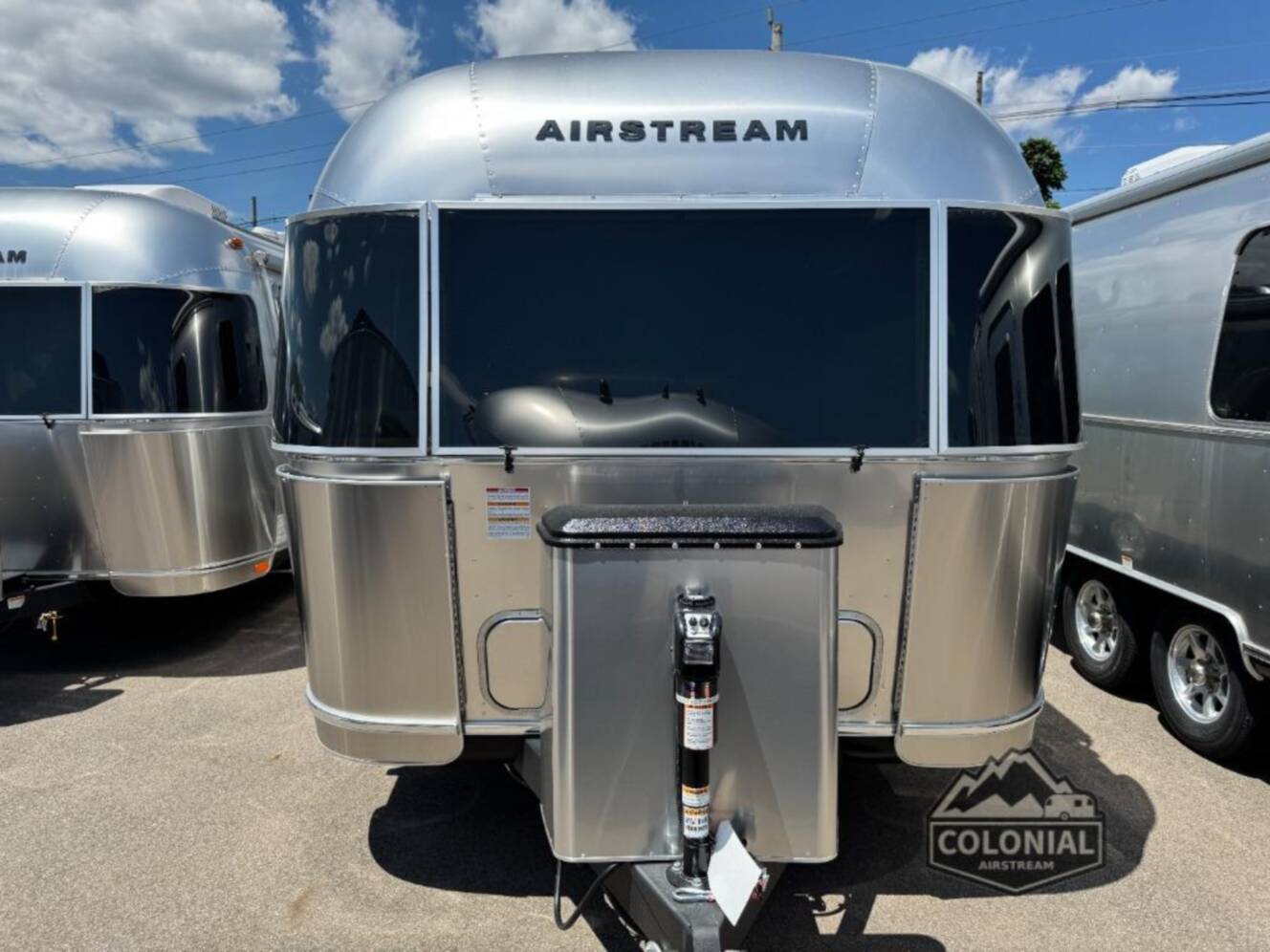 A photo of this 2026 Airstream Globetrotter 25FBT Twin