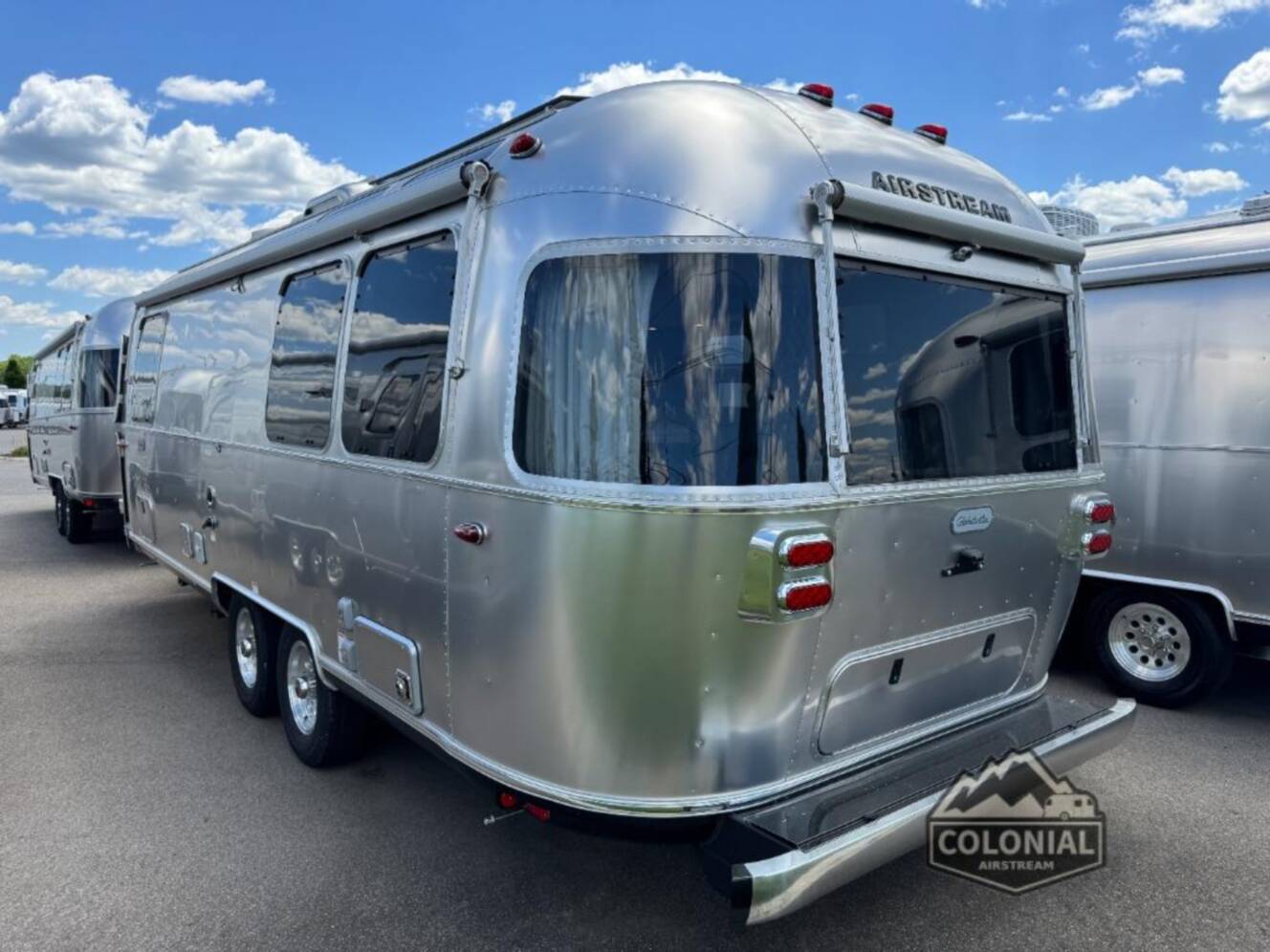A photo of this 2026 Airstream Globetrotter 25FBT Twin