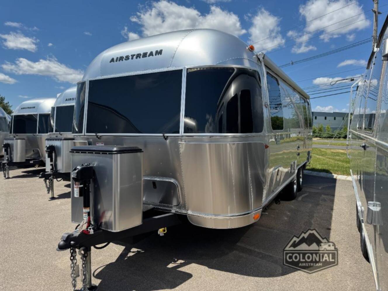 A photo of this 2026 Airstream Globetrotter 25FBT Twin