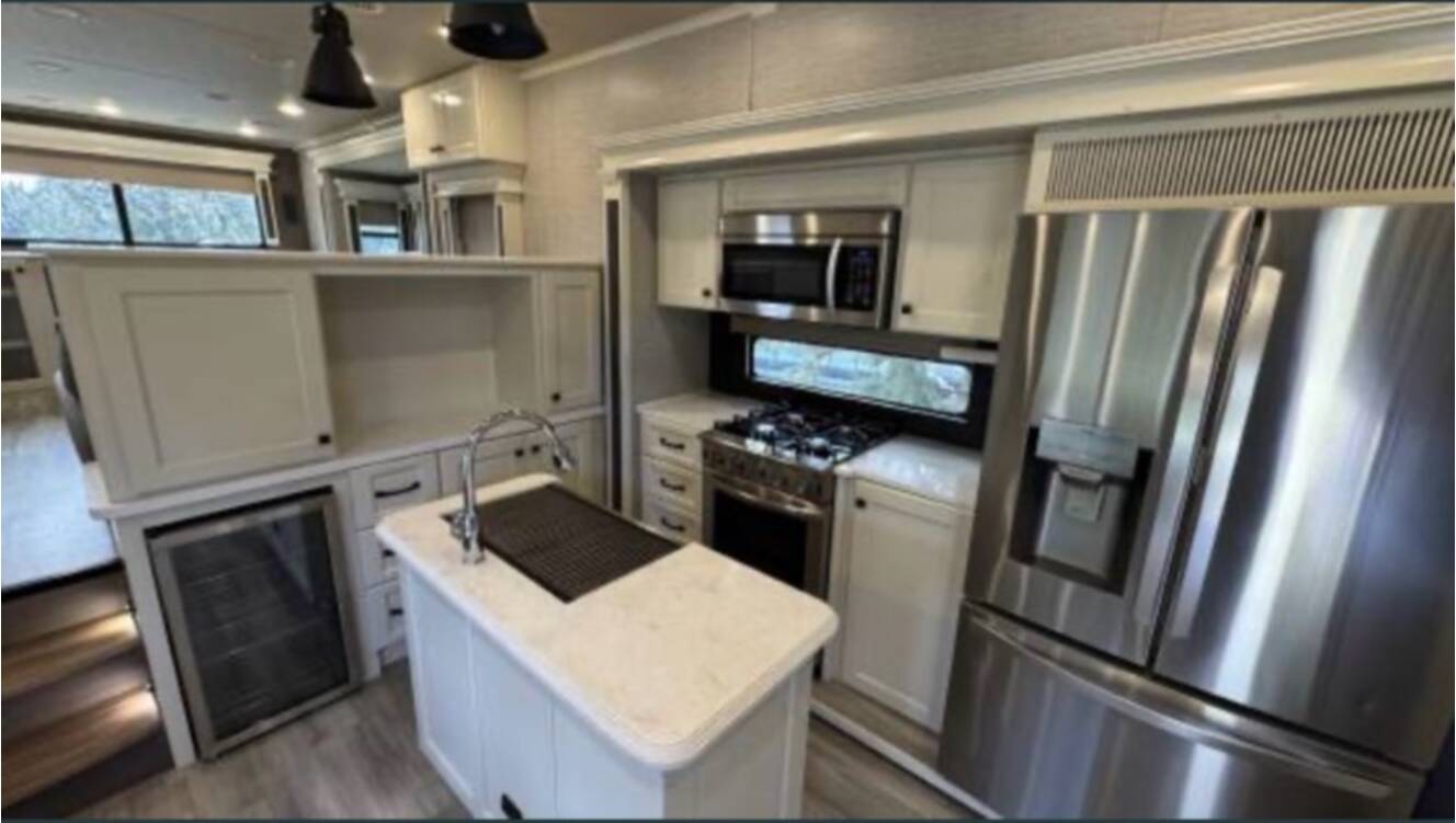 A photo of this 2022 Vanleigh Rv Beacon 42RDB