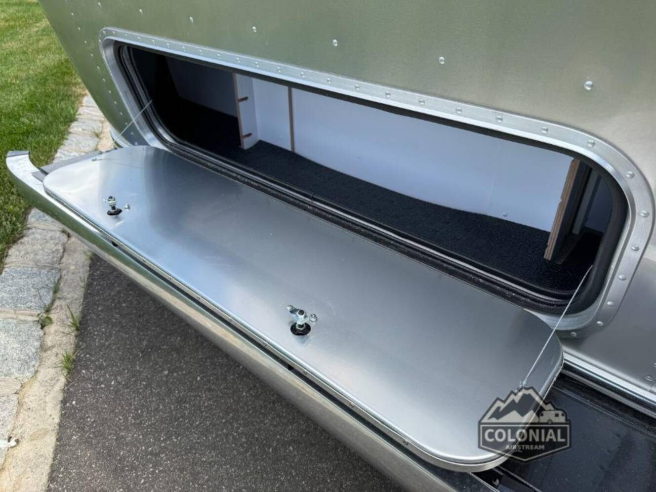 A photo of this 2026 Airstream Globetrotter 25FBT Twin
