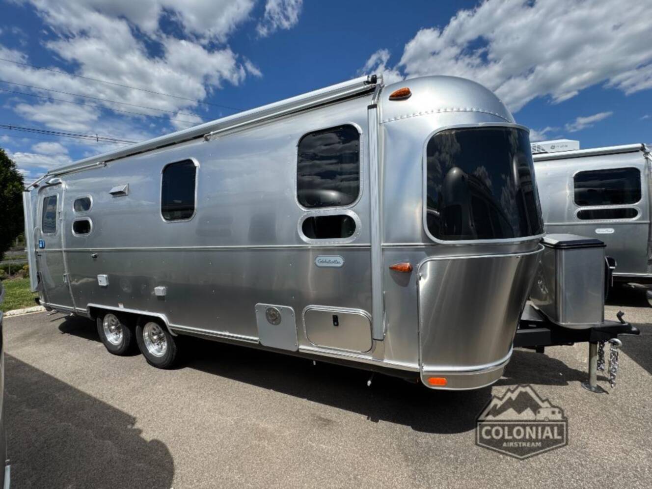 A photo of this 2026 Airstream Globetrotter 25FBT Twin