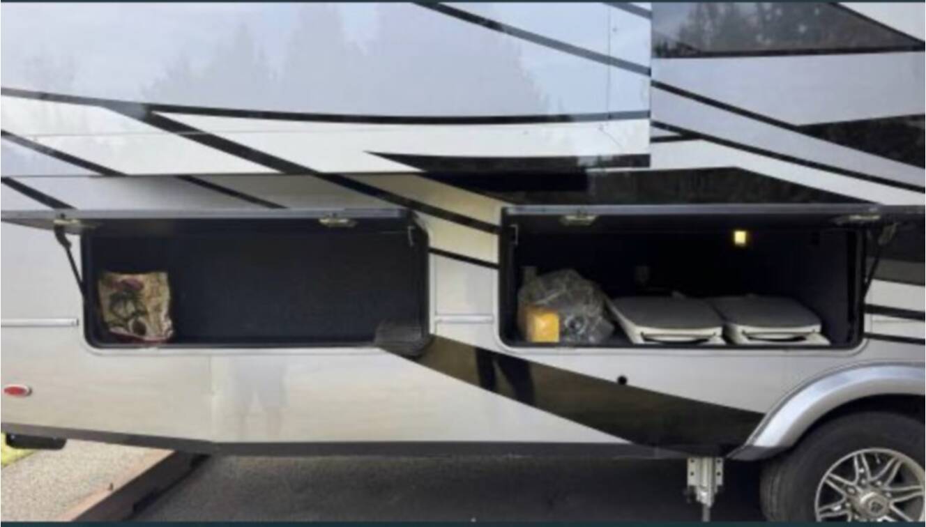 A photo of this 2022 Vanleigh Rv Beacon 42RDB
