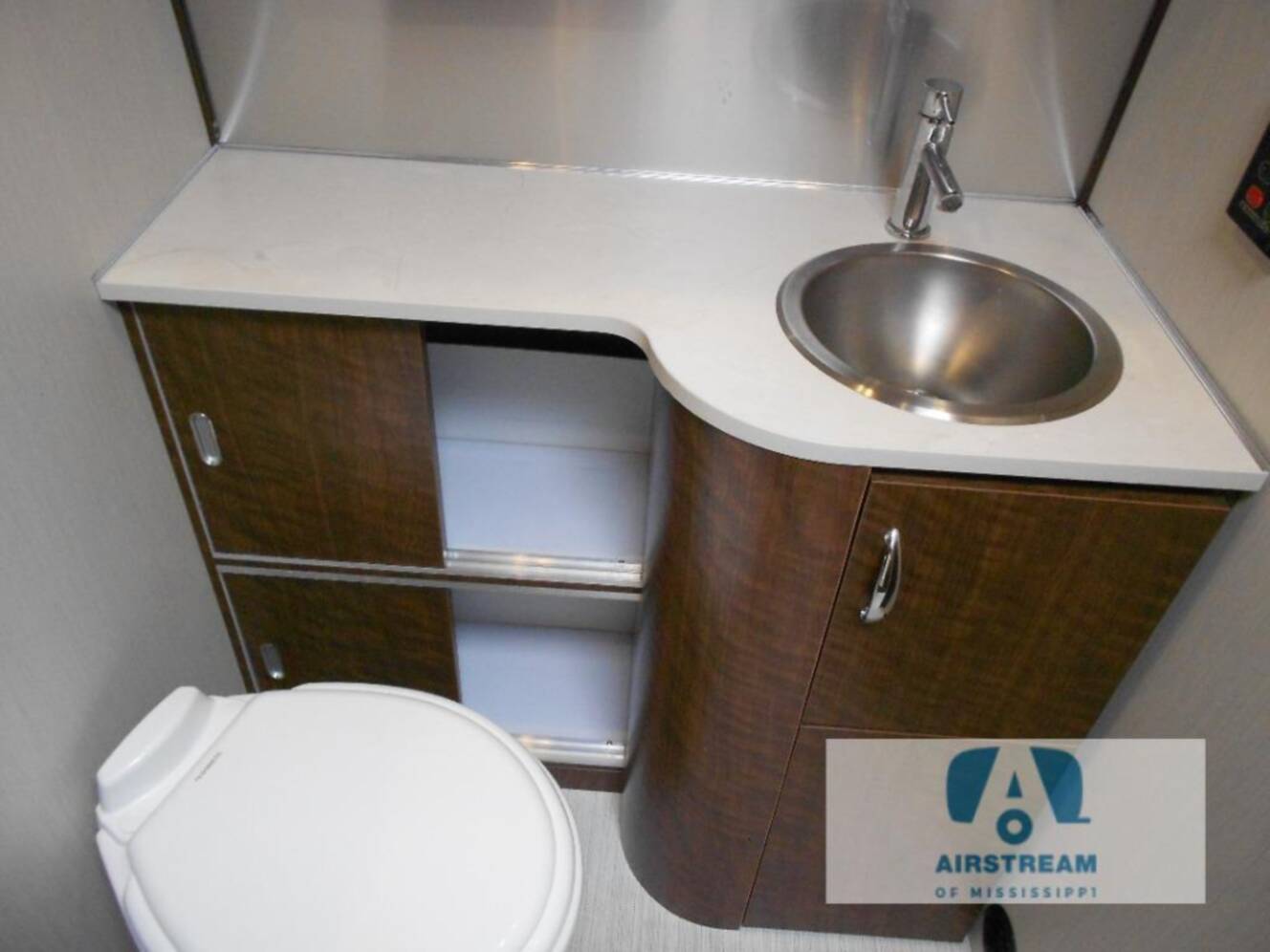 A photo of this 2023 Airstream Globetrotter 27FB Twin