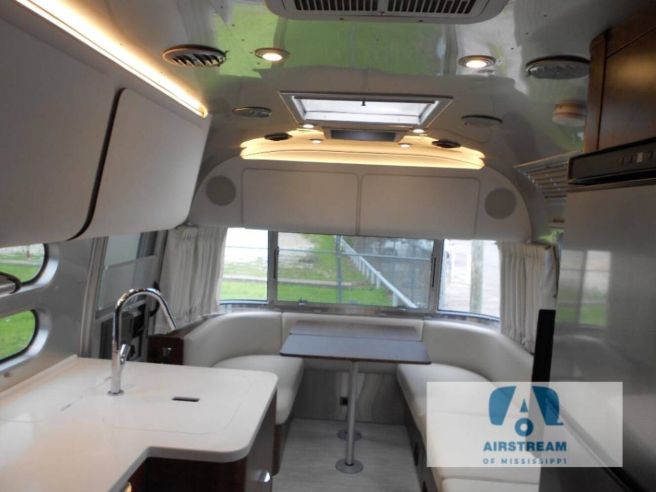 A photo of this 2023 Airstream Globetrotter 27FB Twin
