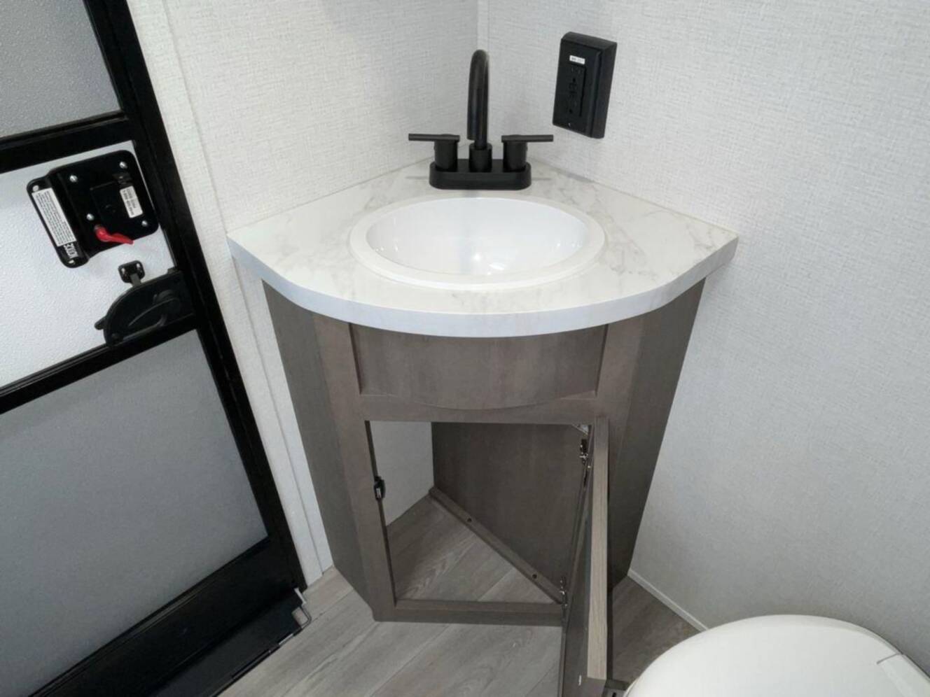 A photo of this 2026 Grand Design Transcend 325BHT