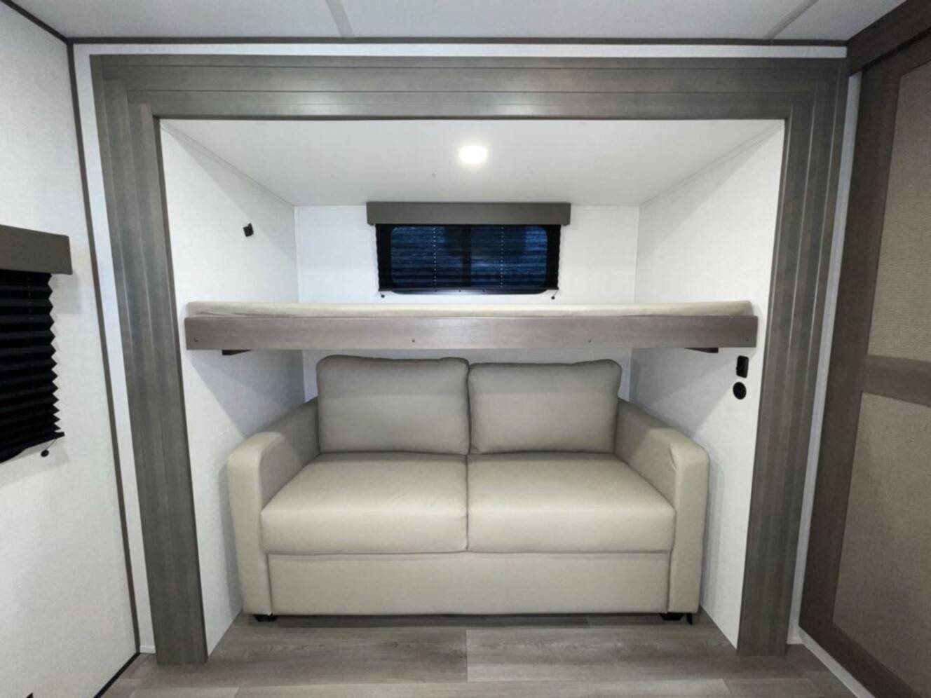 A photo of this 2026 Grand Design Transcend 325BHT