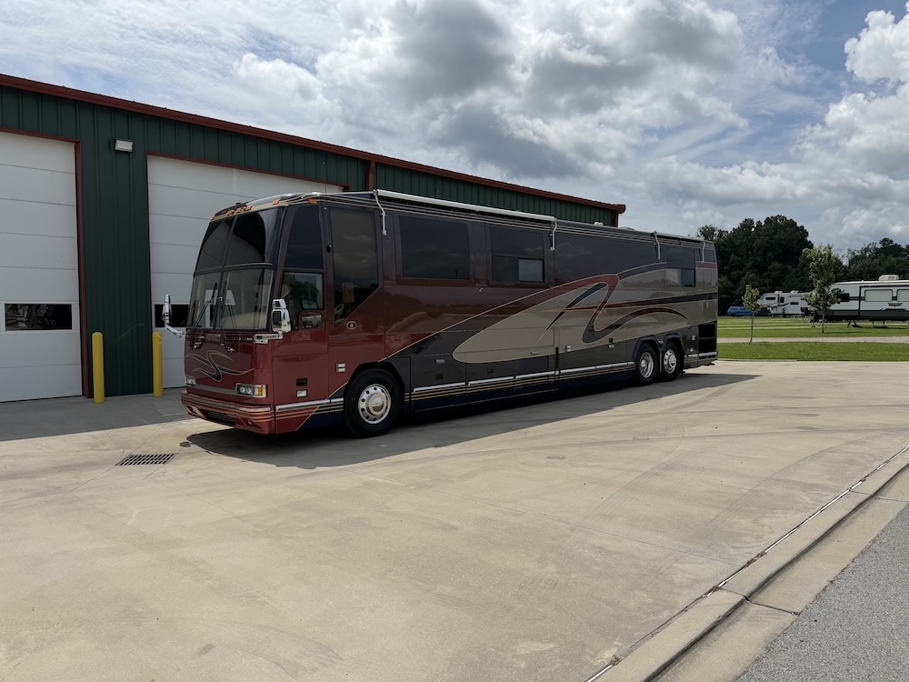 2002 Prevost FEATHERLITE H3 45 in rossville GA