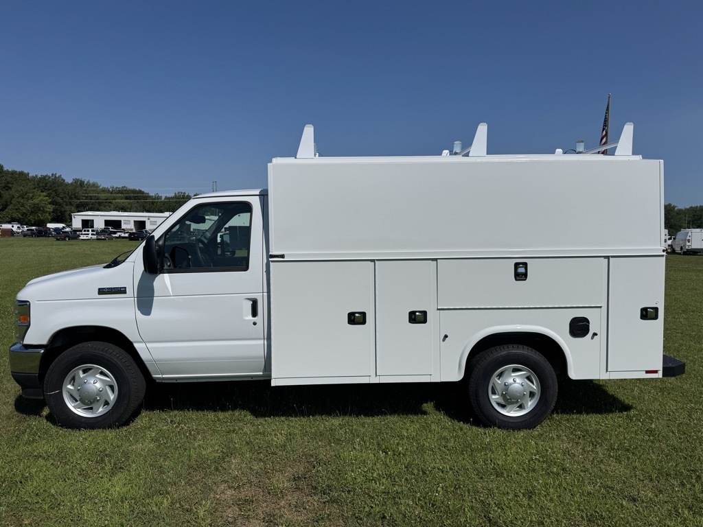2027 FORD ECONOLINE in East Peoria, IL